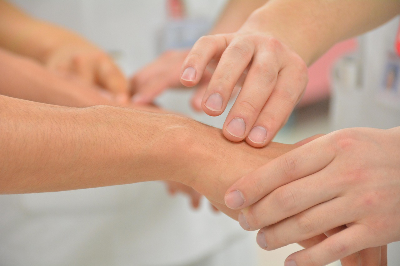 看護師の白衣の下に隠された意外な真実とは？