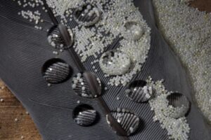 撥水・制菌加工エプロンは看護師用にどのようなメリットがあるの？